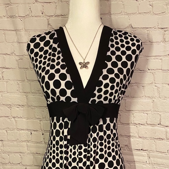 Ladies Dress SIZE MED - Picture 1 of 2